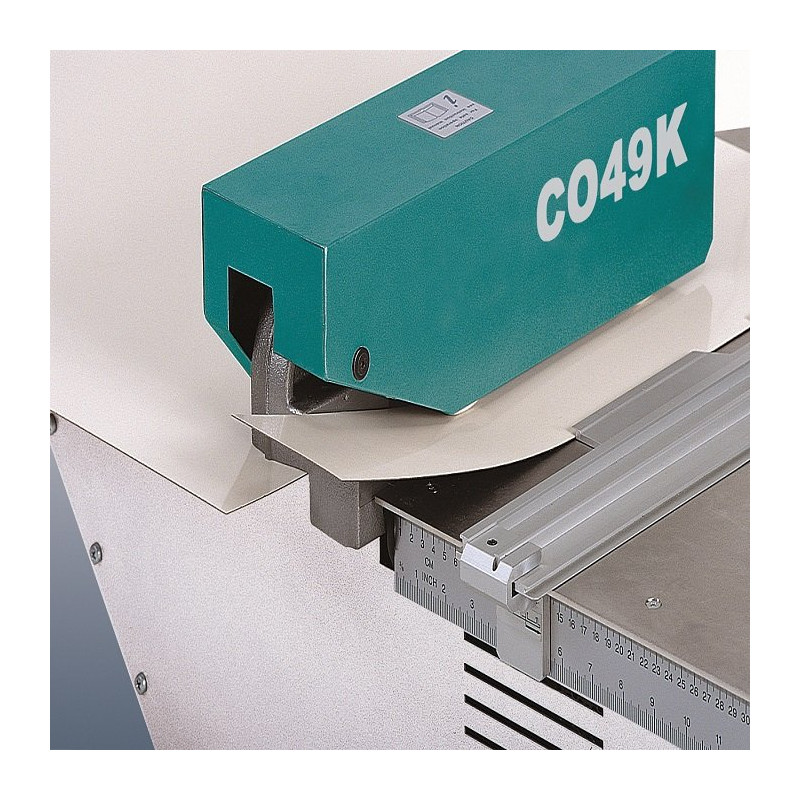 Automatyczna przycinarka laminatu 180W, max grubość cięcia 1,6mm, waga 44kg VIRTUEX CO49K Automatyczna przycinarka laminatu 180W, max grubość cięcia 1,6mm, waga 44kg VIRTUEX CO49K