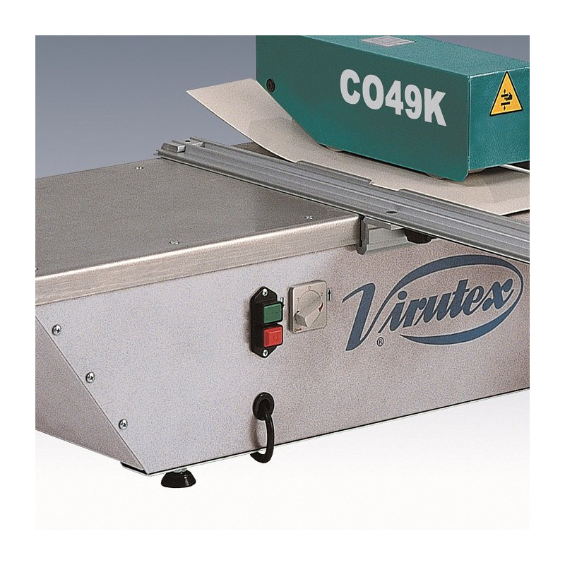 Automatyczna przycinarka laminatu 180W, max grubość cięcia 1,6mm, waga 44kg VIRTUEX CO49K Automatyczna przycinarka laminatu 180W, max grubość cięcia 1,6mm, waga 44kg VIRTUEX CO49K