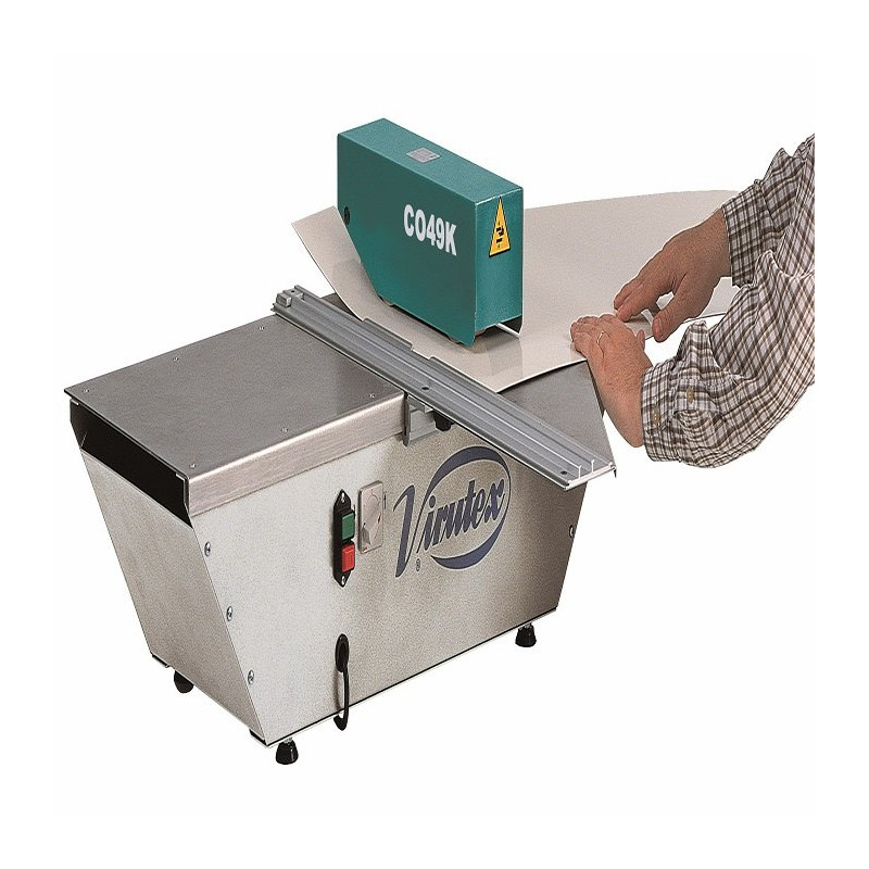 Automatyczna przycinarka laminatu 180W, max grubość cięcia 1,6mm, waga 44kg VIRTUEX CO49K Automatyczna przycinarka laminatu 180W, max grubość cięcia 1,6mm, waga 44kg VIRTUEX CO49K